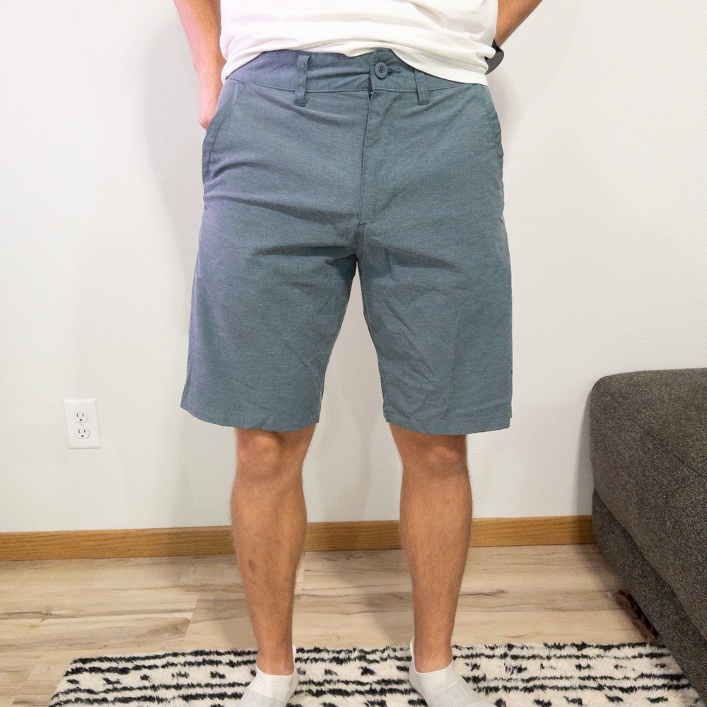 BURNSIDE Men’s Hybrid Flat-Front Shorts in Blue